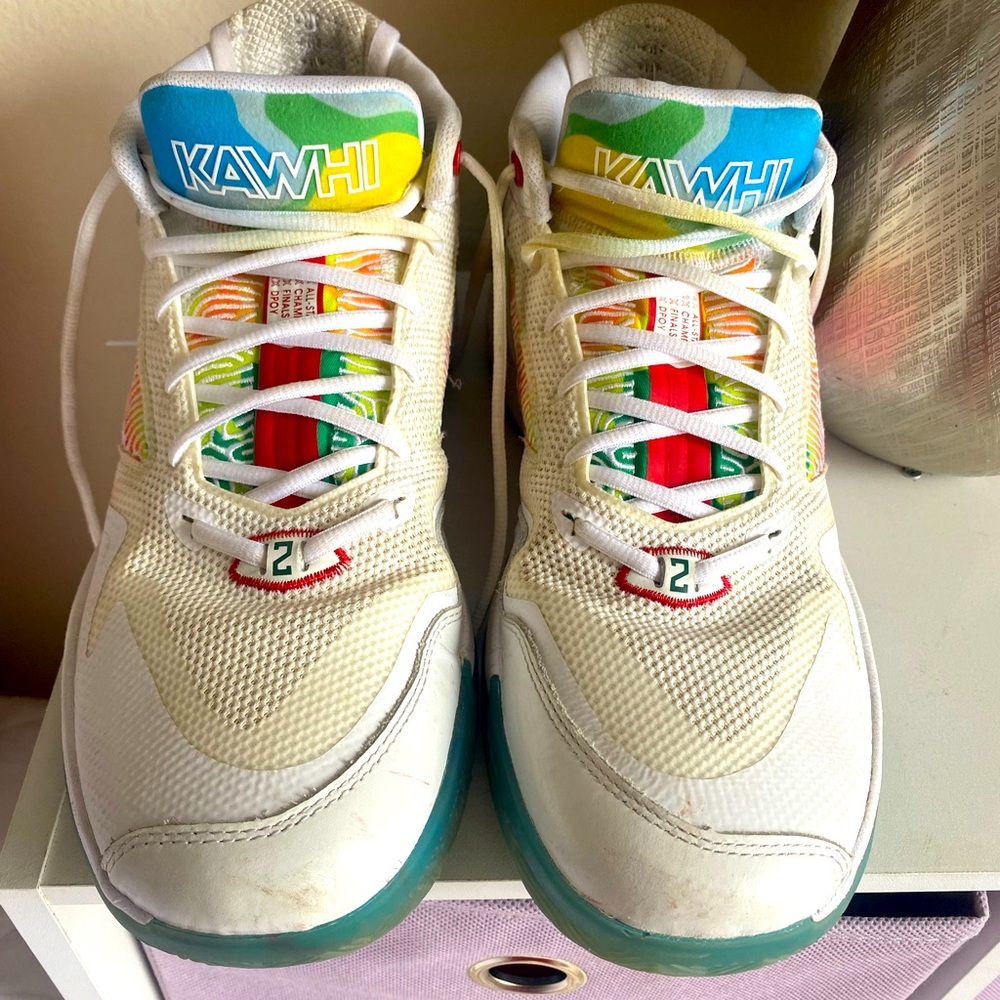 Basketball sneakers